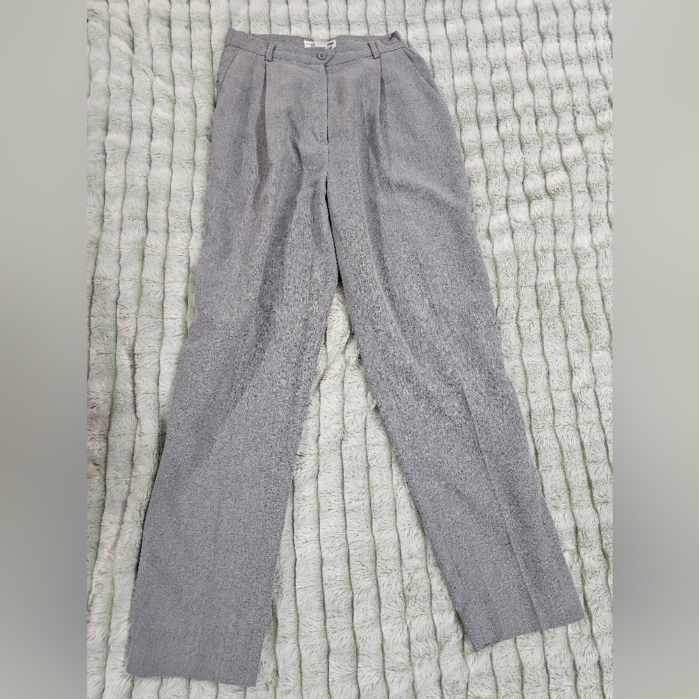 Woman's Gray Pants